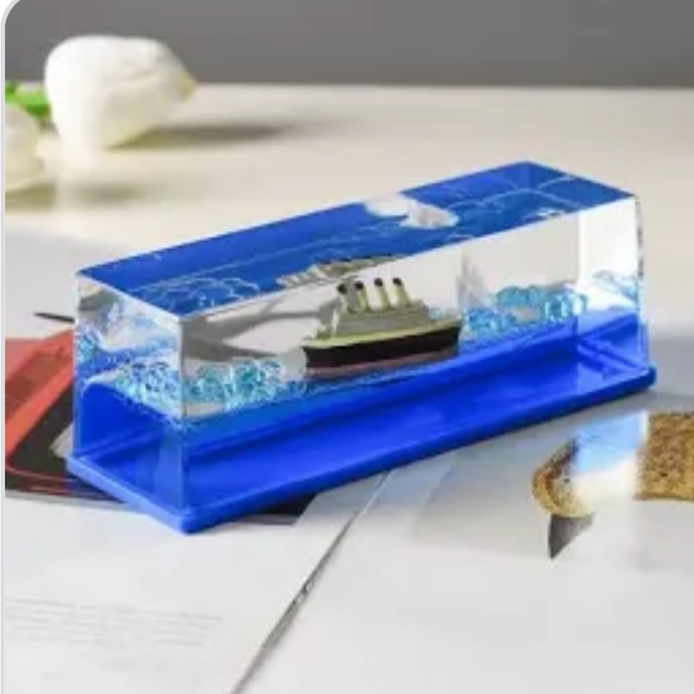Titanic Iceberg Paperweight